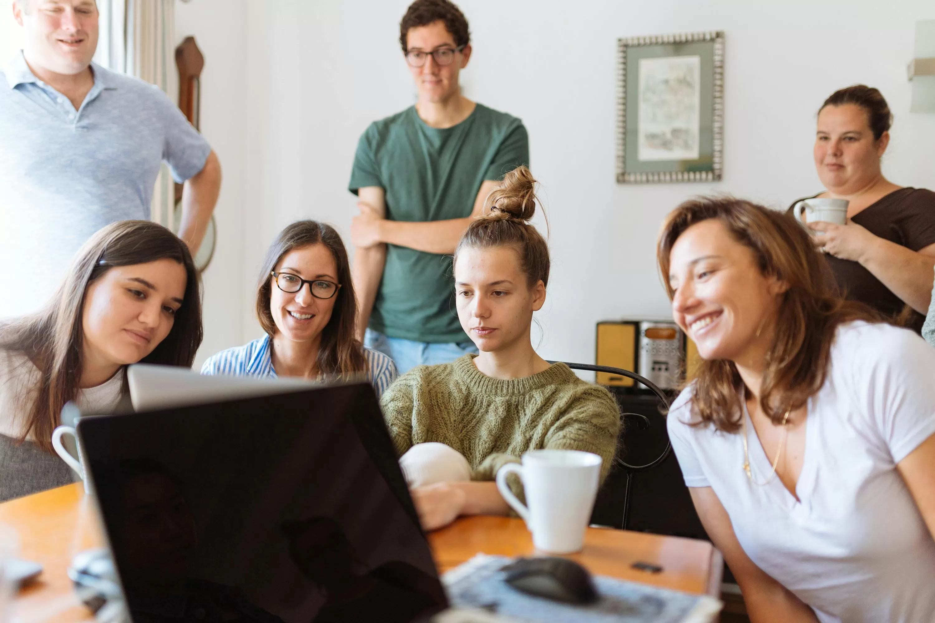 Which translation services company is best suited to translate meeting minutes effectively?