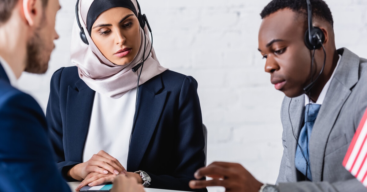 Business Escort Interpretation: Your Language Partner for Trade Fairs 