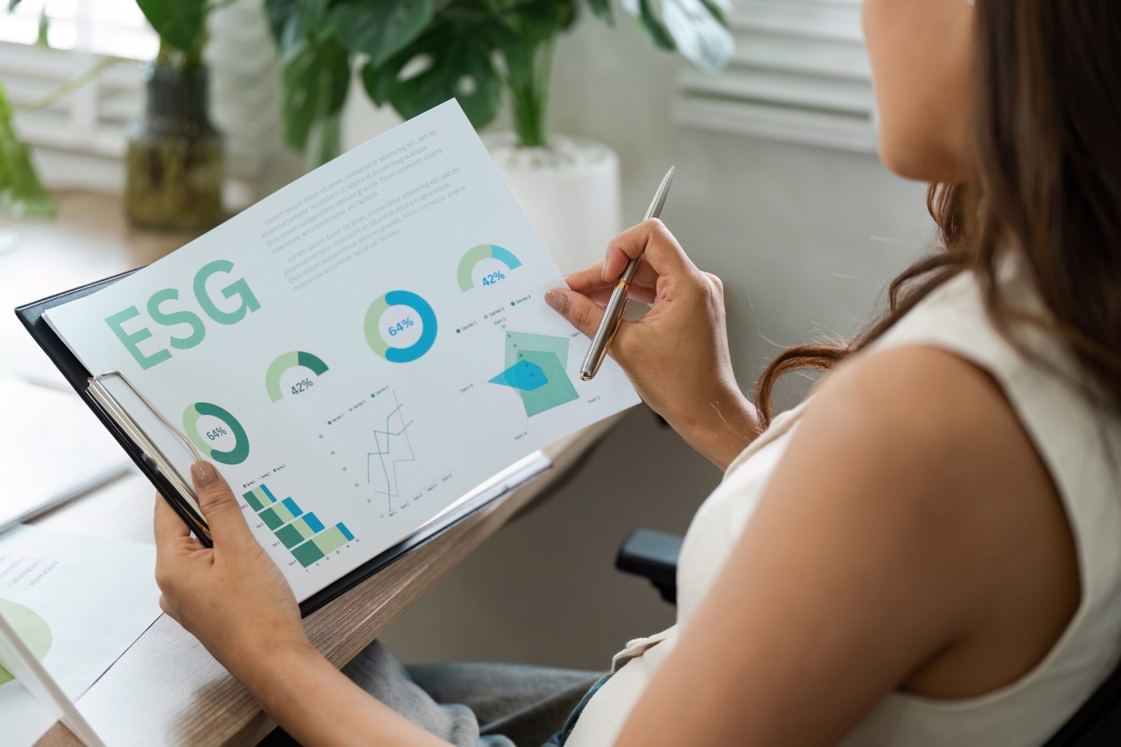 ESG Report Translation Services: Attracting Global Investors Through Multilingual Precision(图1)